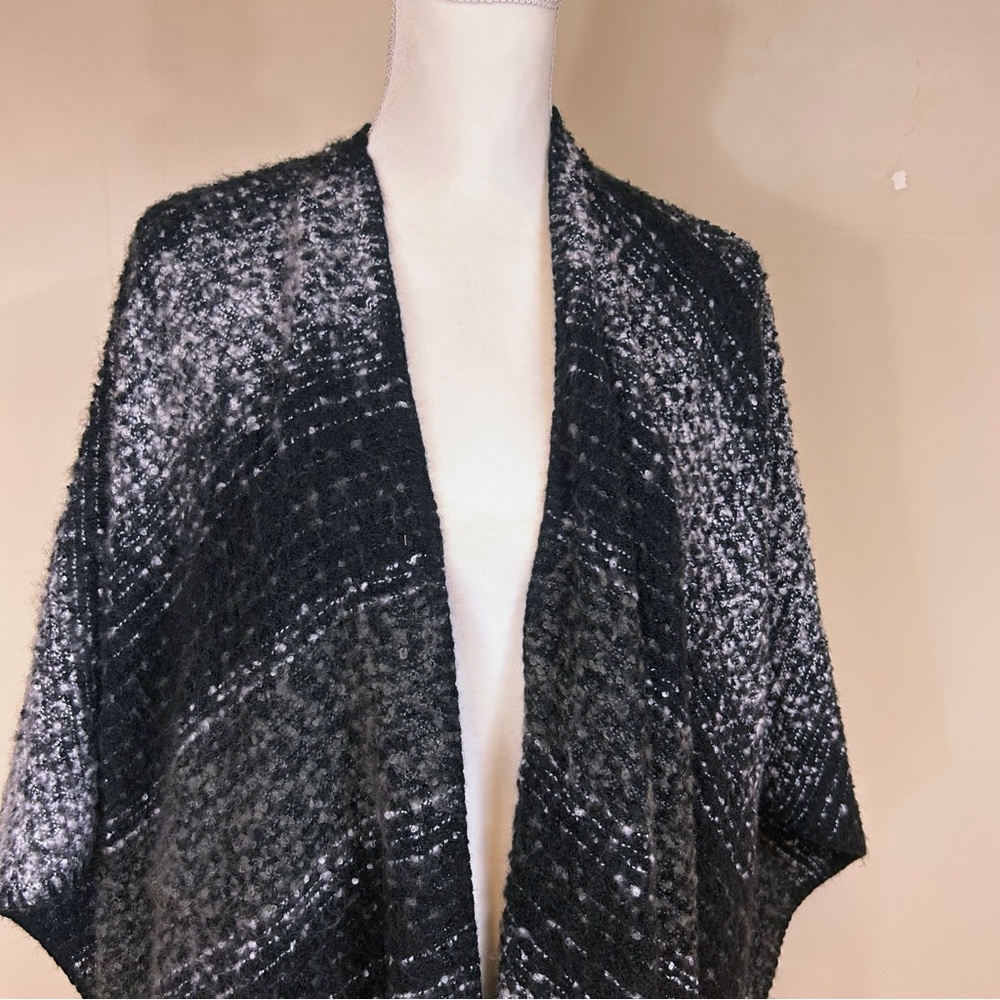 Woolrich black and gray sweater shawl cape wrap one size - Picture 4 of 9